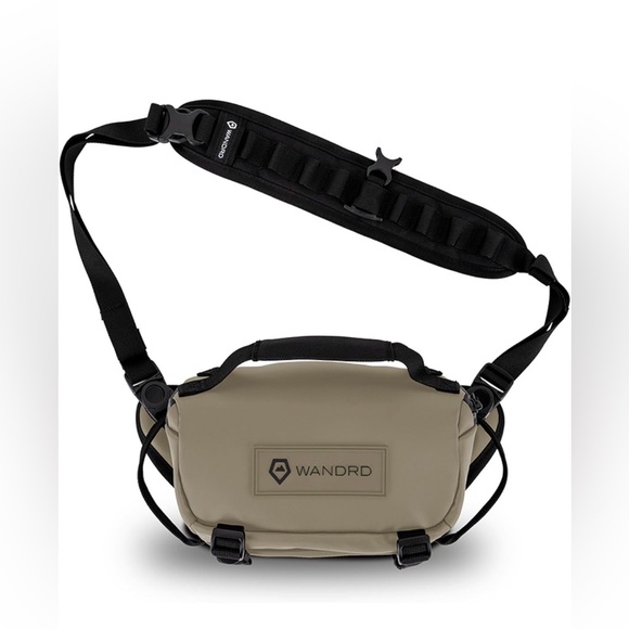 NWT Wandrd Rogue V1 Sling Bag Crossbody TravelPhotoEverydayStyle 31Yuma Tan